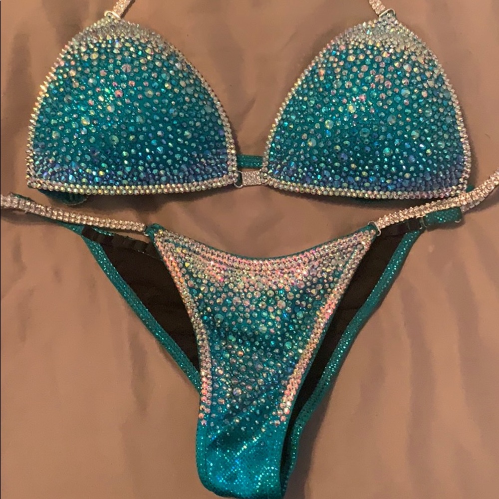 NPC Bikini Brazil cut